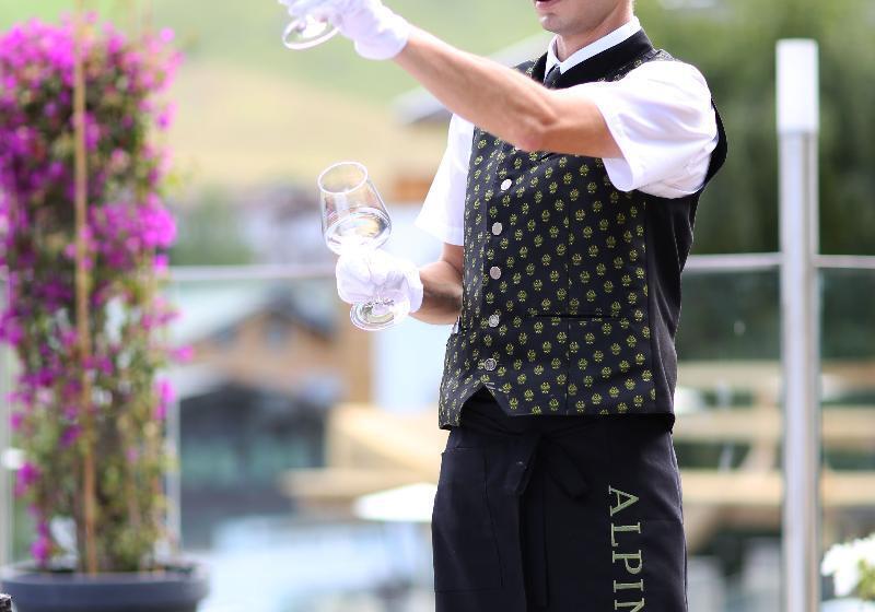 Отель The Alpine Palace New Balance Luxus Resort