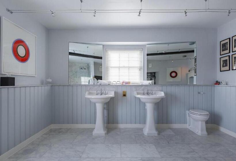 酒店 The Assembly House