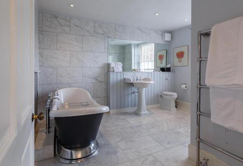 فندق The Assembly House