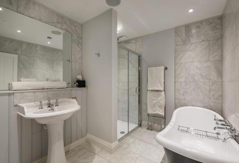 酒店 The Assembly House