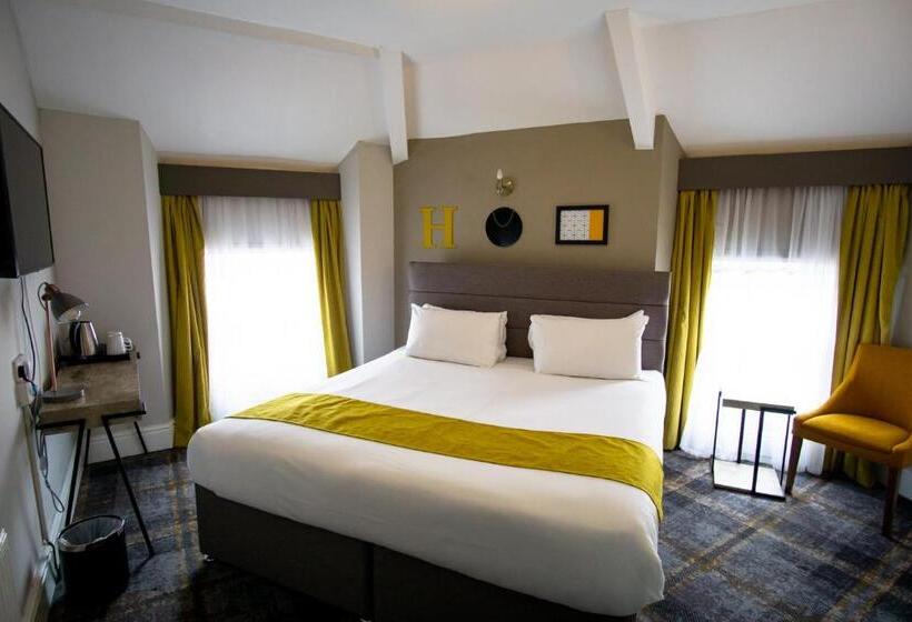 בית מלון כפרי The County