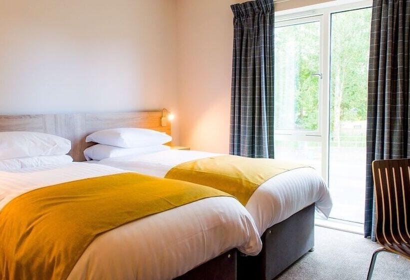 فندق The Lodge At Perth Racecourse