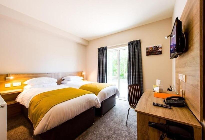 فندق The Lodge At Perth Racecourse