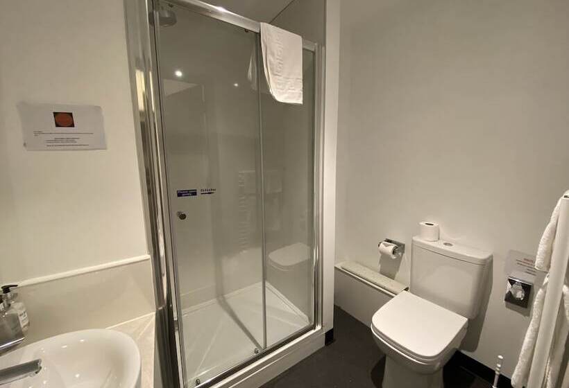 فندق The Lodge At Perth Racecourse