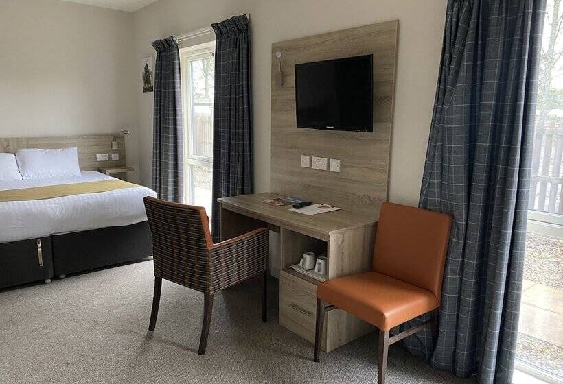 فندق The Lodge At Perth Racecourse