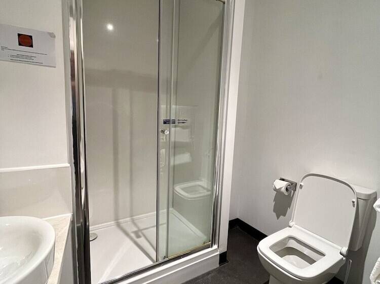 فندق The Lodge At Perth Racecourse