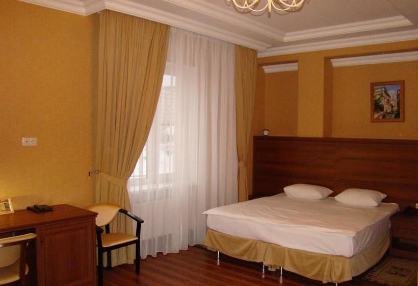 בית מלון כפרי Theatre