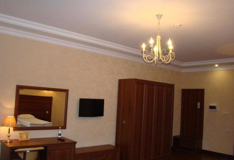 בית מלון כפרי Theatre