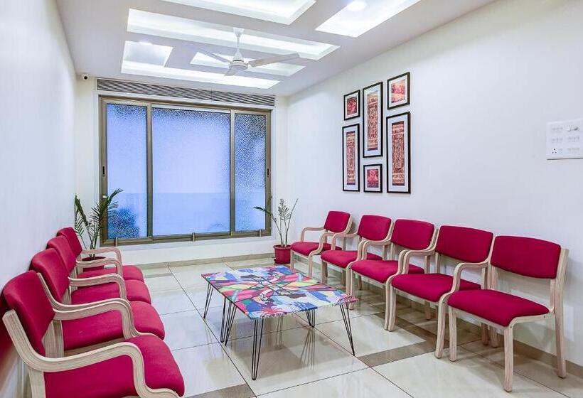 Отель Treebo Daksh Residency