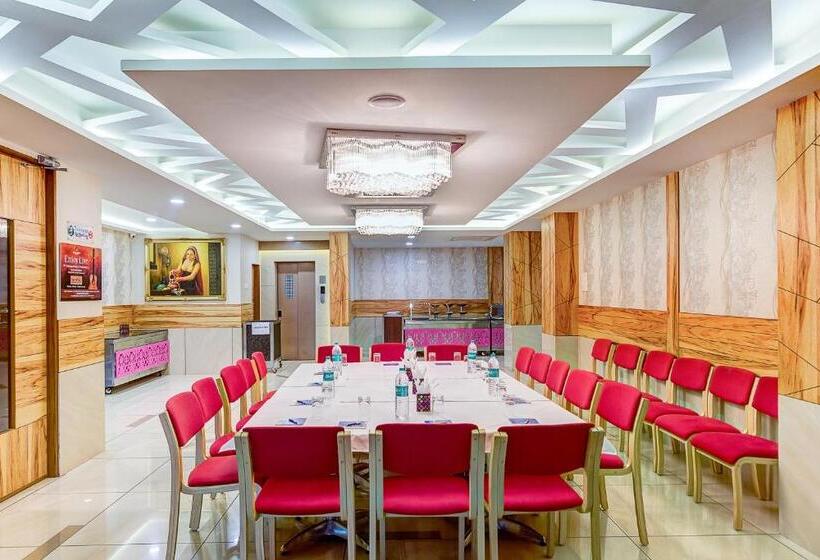 Отель Treebo Daksh Residency