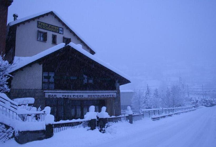 ホテル Tres Picos