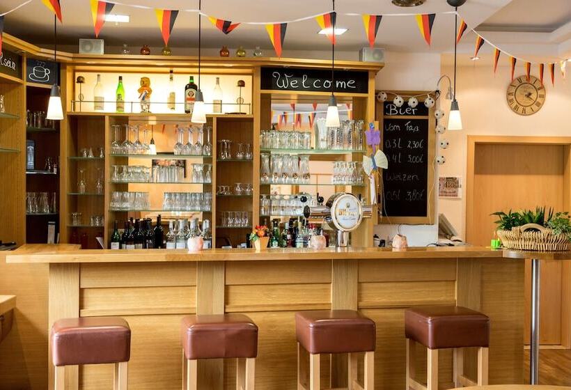 Отель Zur Brücke