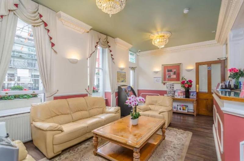 Hyde Park Radnor Hotel B&b