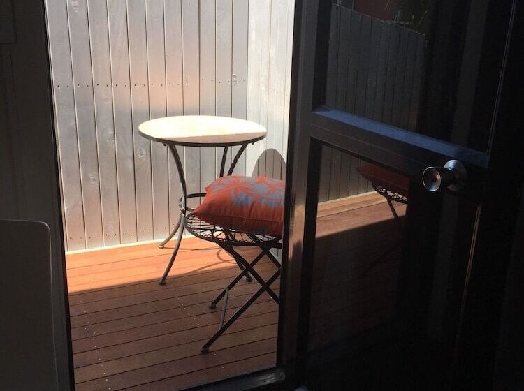 Lakeside City Apartments