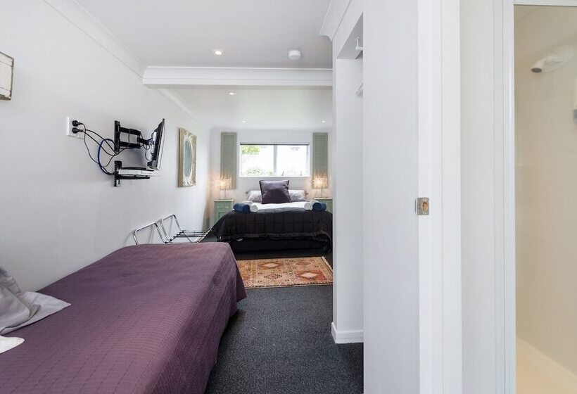 Lakeside City Apartments