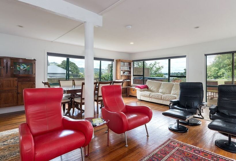 Lakeside City Apartments