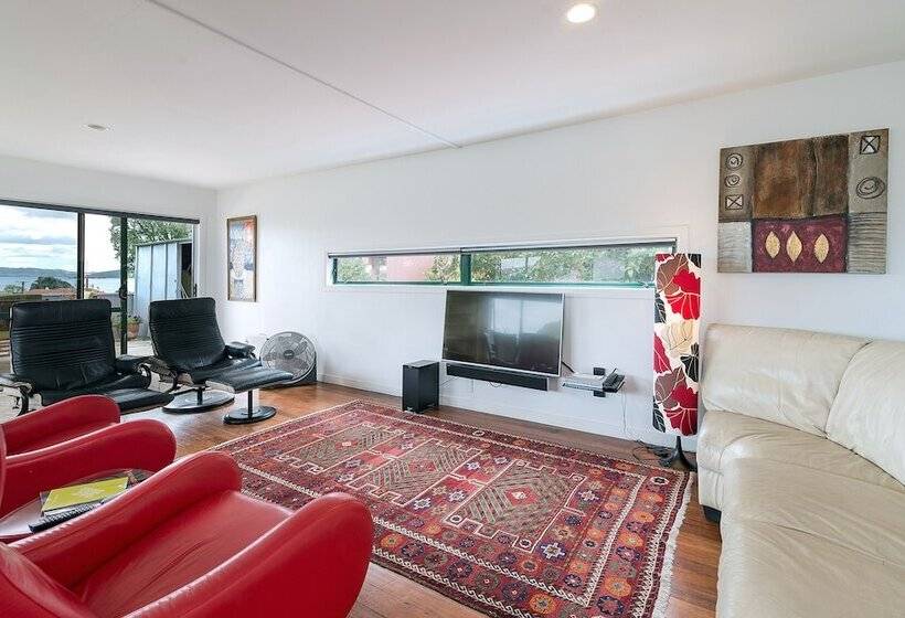 Lakeside City Apartments