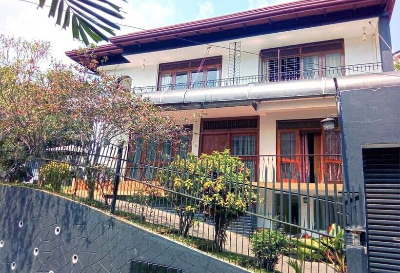 Пансион New Kandy Residence