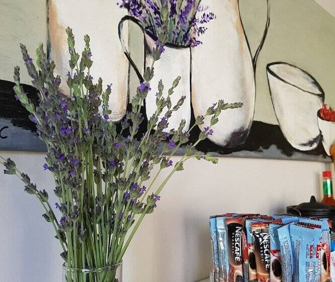 ペンション Old House Lodge