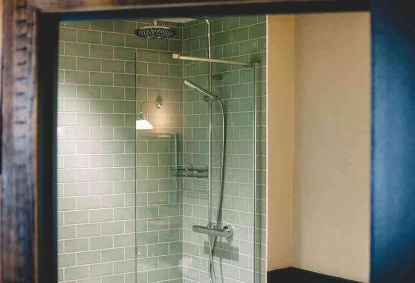 بنسيون The Stag At Stow