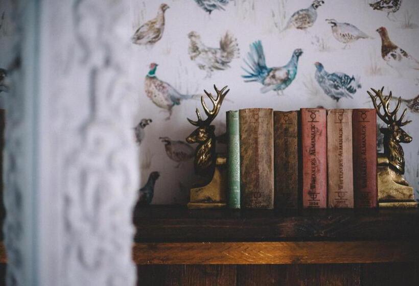 بنسيون The Stag At Stow