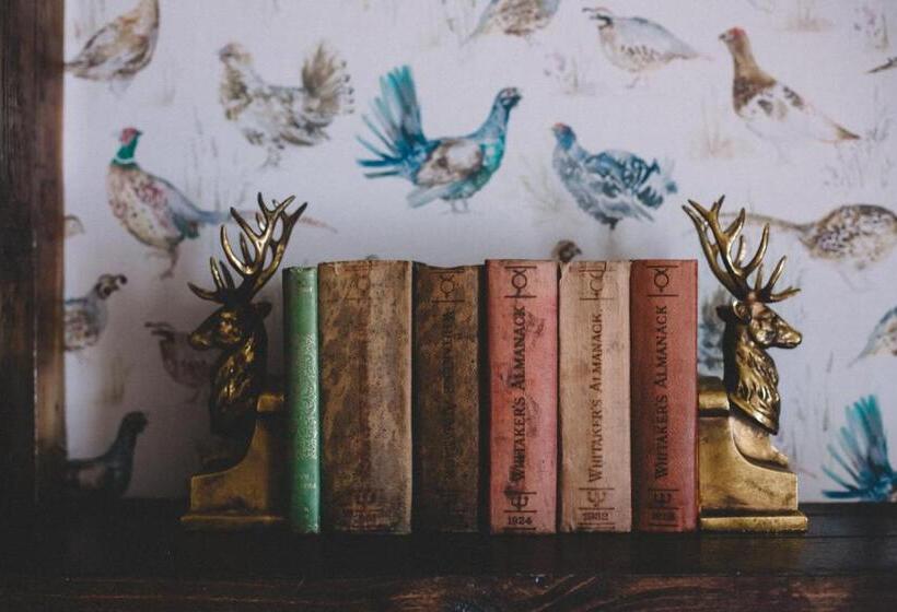 بنسيون The Stag At Stow