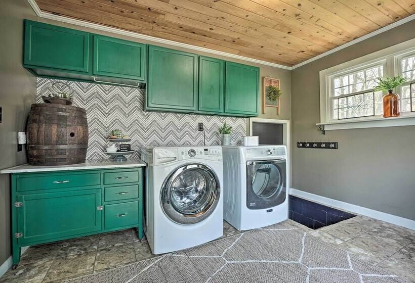 1940s Farm Cottage W/ Fire Pit, 4 Mi To Lake