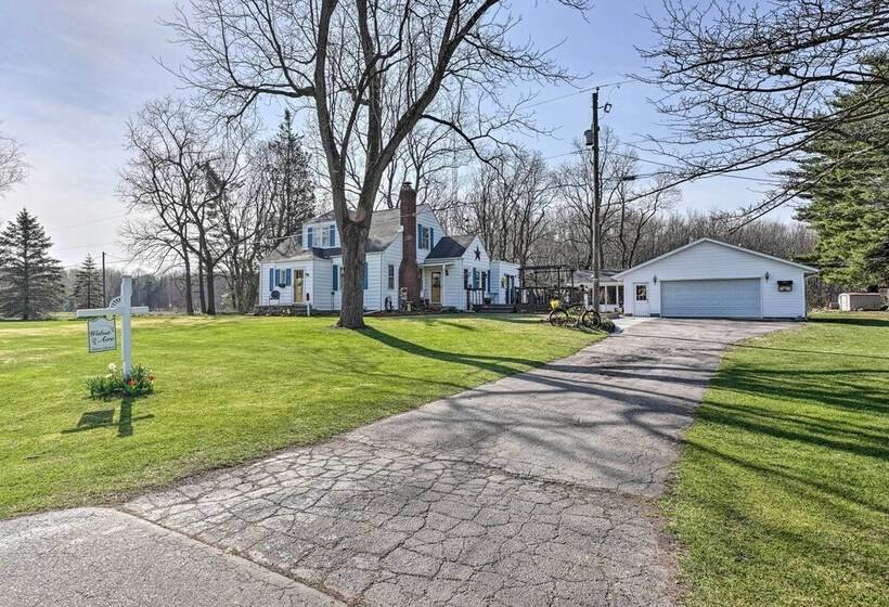 1940s Farm Cottage W/ Fire Pit, 4 Mi To Lake