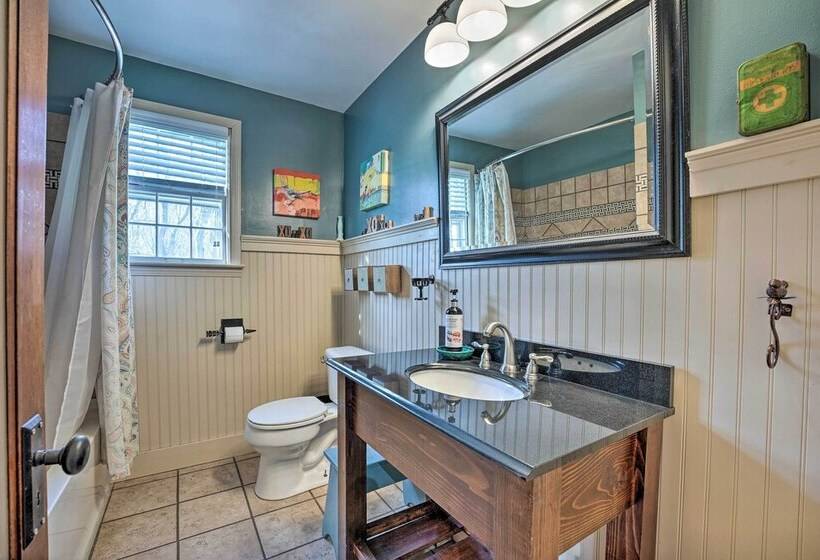 1940s Farm Cottage W/ Fire Pit, 4 Mi To Lake