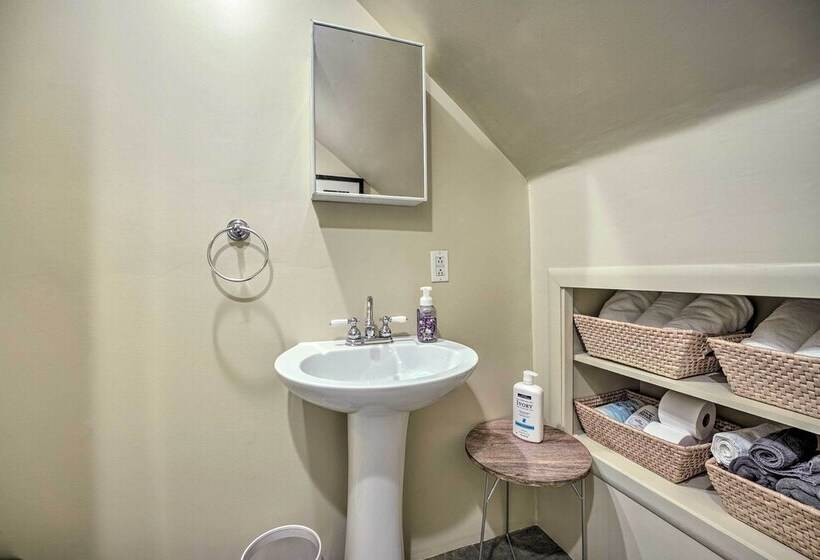 1940s Farm Cottage W/ Fire Pit, 4 Mi To Lake