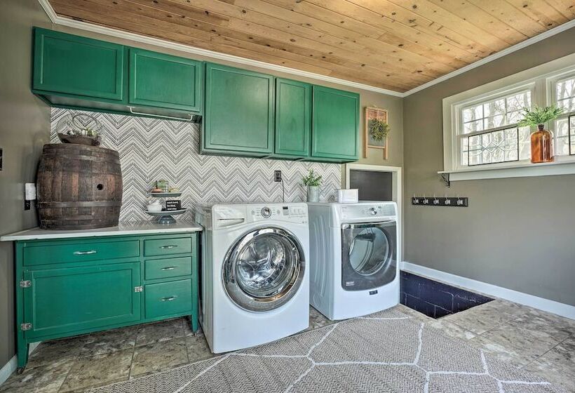 1940s Farm Cottage W/ Fire Pit, 4 Mi To Lake