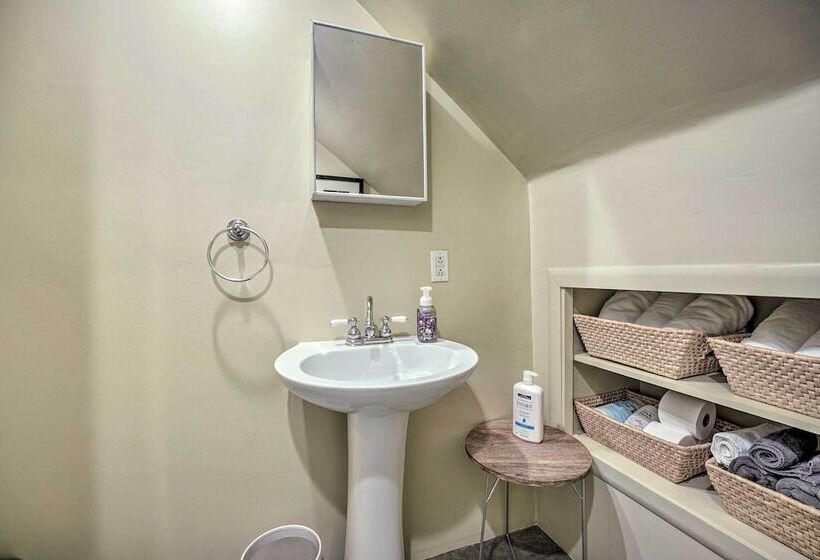 1940s Farm Cottage W/ Fire Pit, 4 Mi To Lake