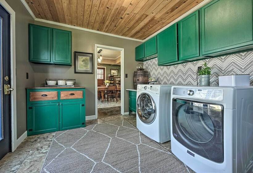 1940s Farm Cottage W/ Fire Pit, 4 Mi To Lake