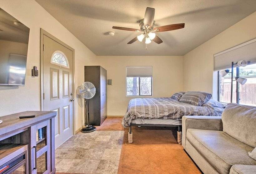 Hot Tub Hideaway In Pinetop: Bring Your Pet!