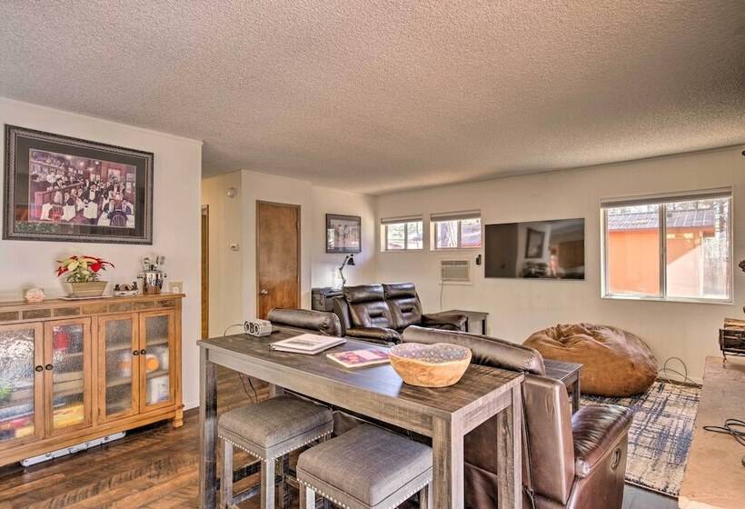 Hot Tub Hideaway In Pinetop: Bring Your Pet!