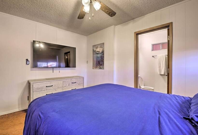 Hot Tub Hideaway In Pinetop: Bring Your Pet!