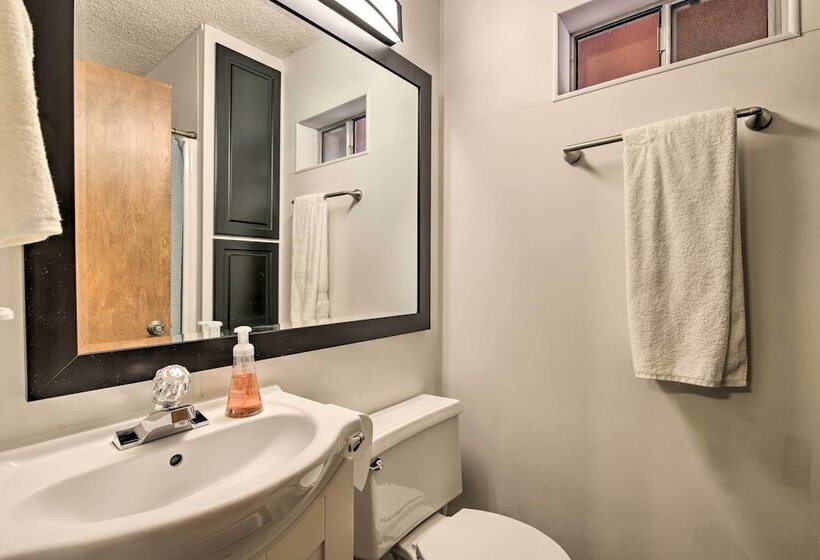 Hot Tub Hideaway In Pinetop: Bring Your Pet!