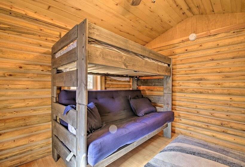 Hot Tub Hideaway In Pinetop: Bring Your Pet!