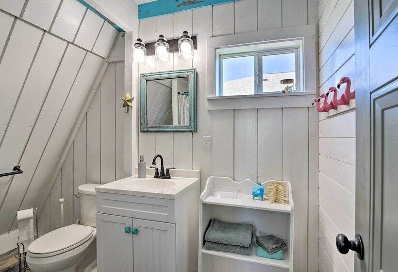 2 Blocks To Surfside Beach: A Frame Home W/ Deck