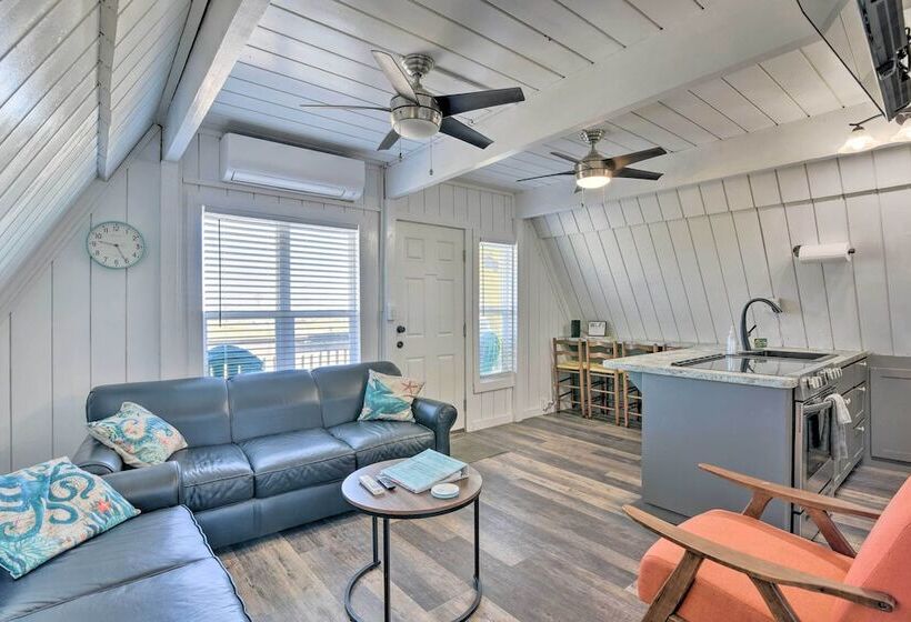 2 Blocks To Surfside Beach: A Frame Home W/ Deck
