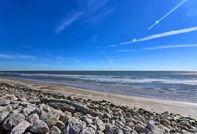 2 Blocks To Surfside Beach: A Frame Home W/ Deck