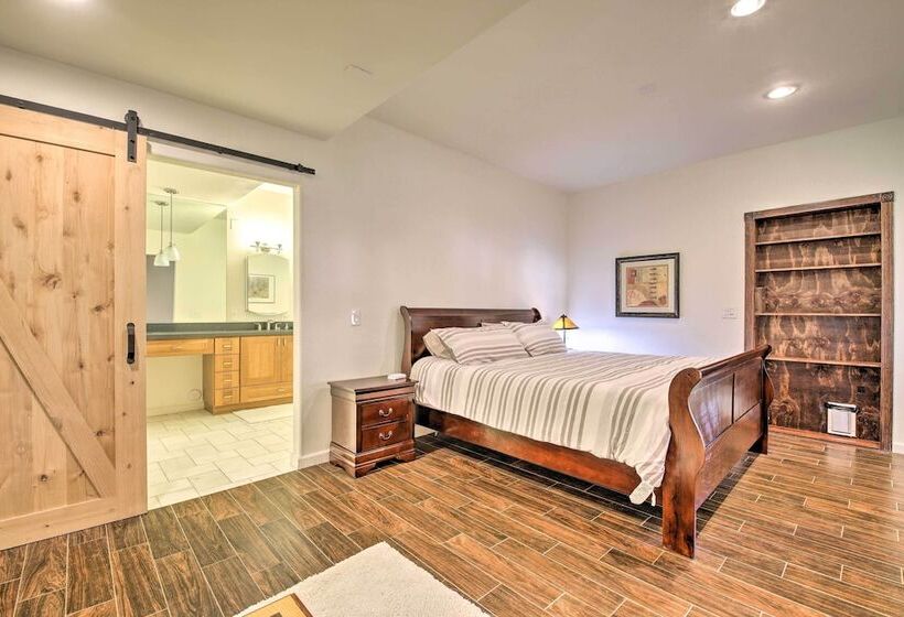 Tempe Escape W/ Patio & Bar   11 Mi To Phoenix!