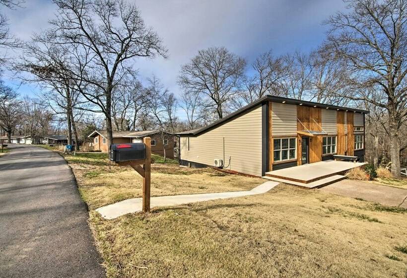 Airy Bella Vista House W/ Decks & Gas Grill!