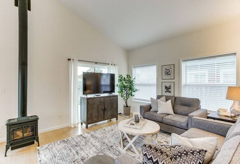 Airy Coastal Escape W/ Deck   Steps To Beach!