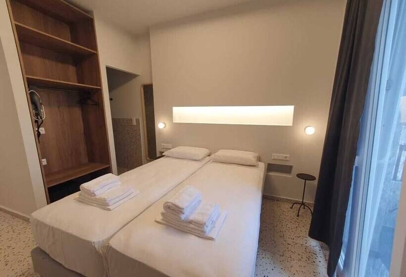 הוסטל Up Hill Unique Boutique