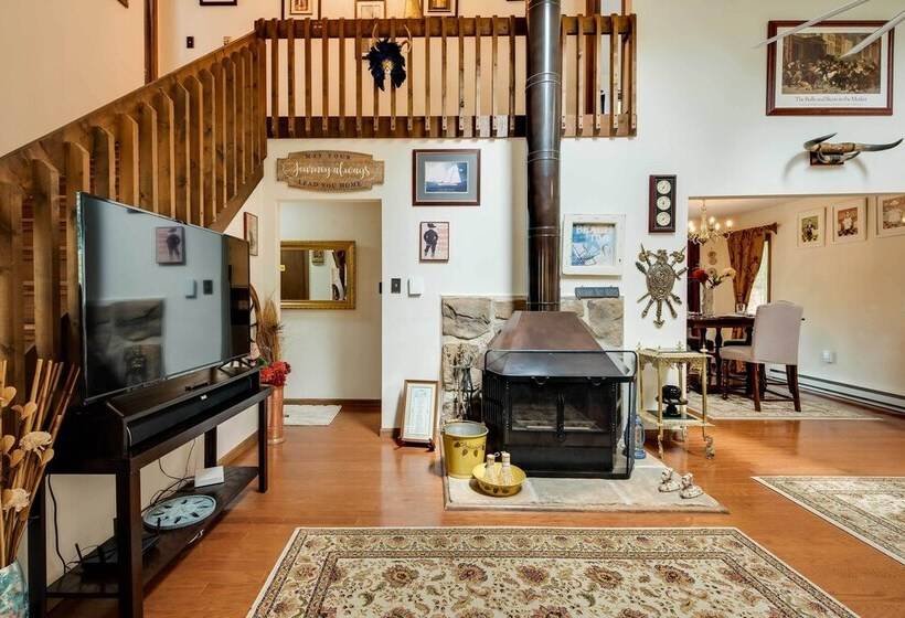 Albrightsville Family Hideaway W/ Private Hot Tub!