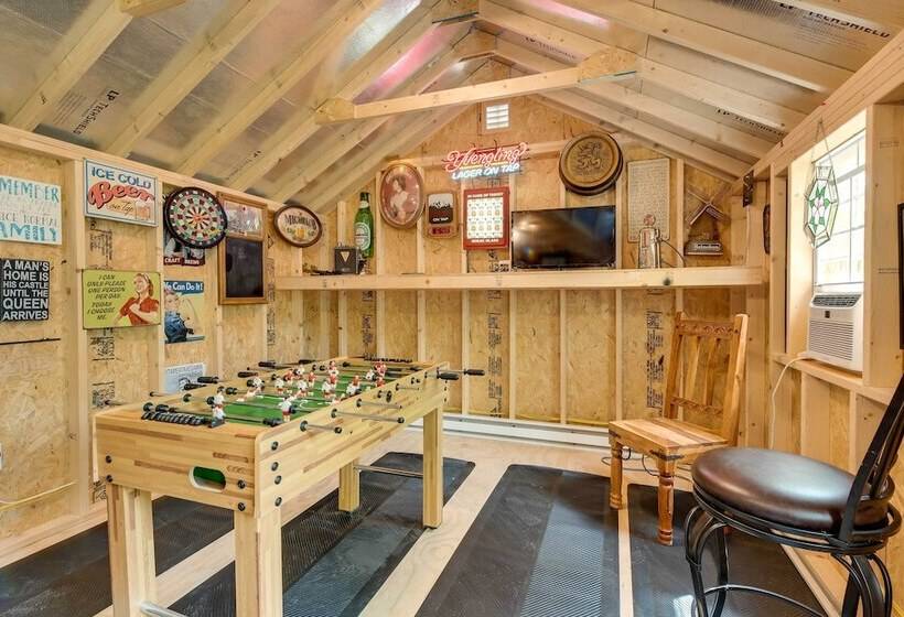 Albrightsville Family Hideaway W/ Private Hot Tub!