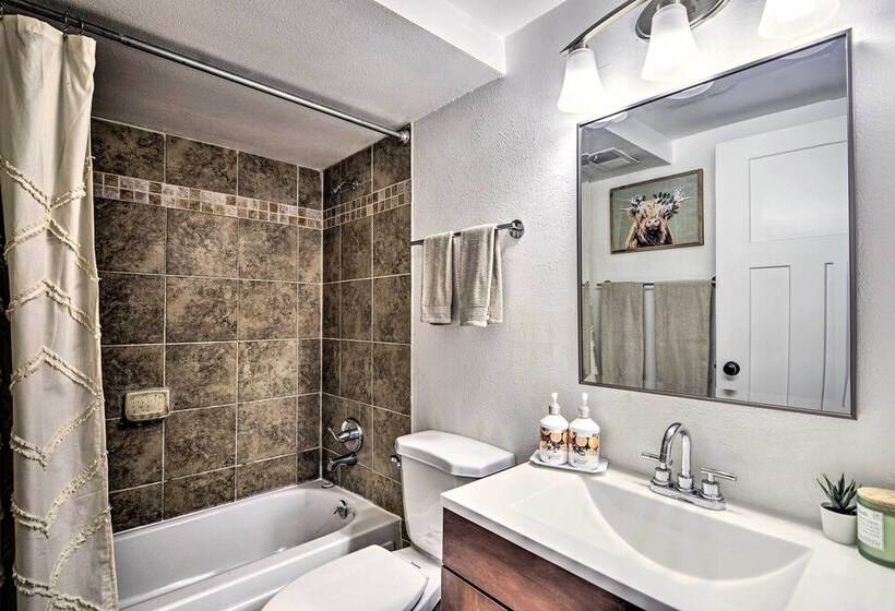 Arvada House W/ Fire Pit & Outdoor Kitchen!