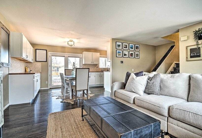 Arvada House W/ Fire Pit & Outdoor Kitchen!