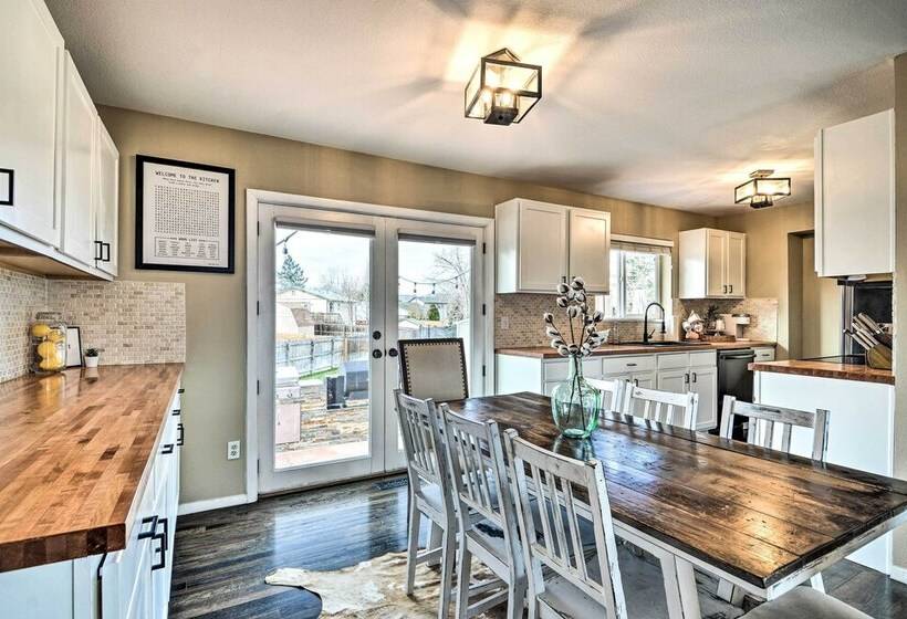 Arvada House W/ Fire Pit & Outdoor Kitchen!